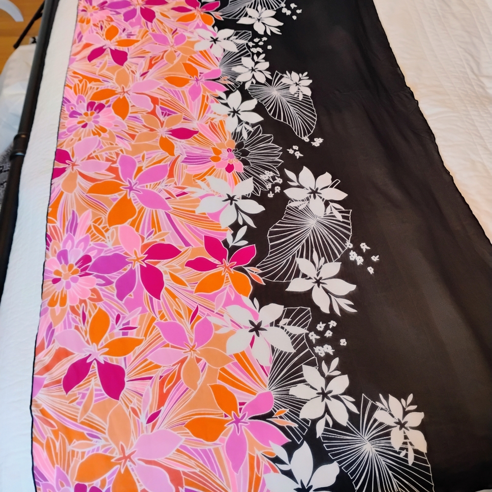 Floral Sarong Wrap in Black and Pink - Picture 8 of 10
